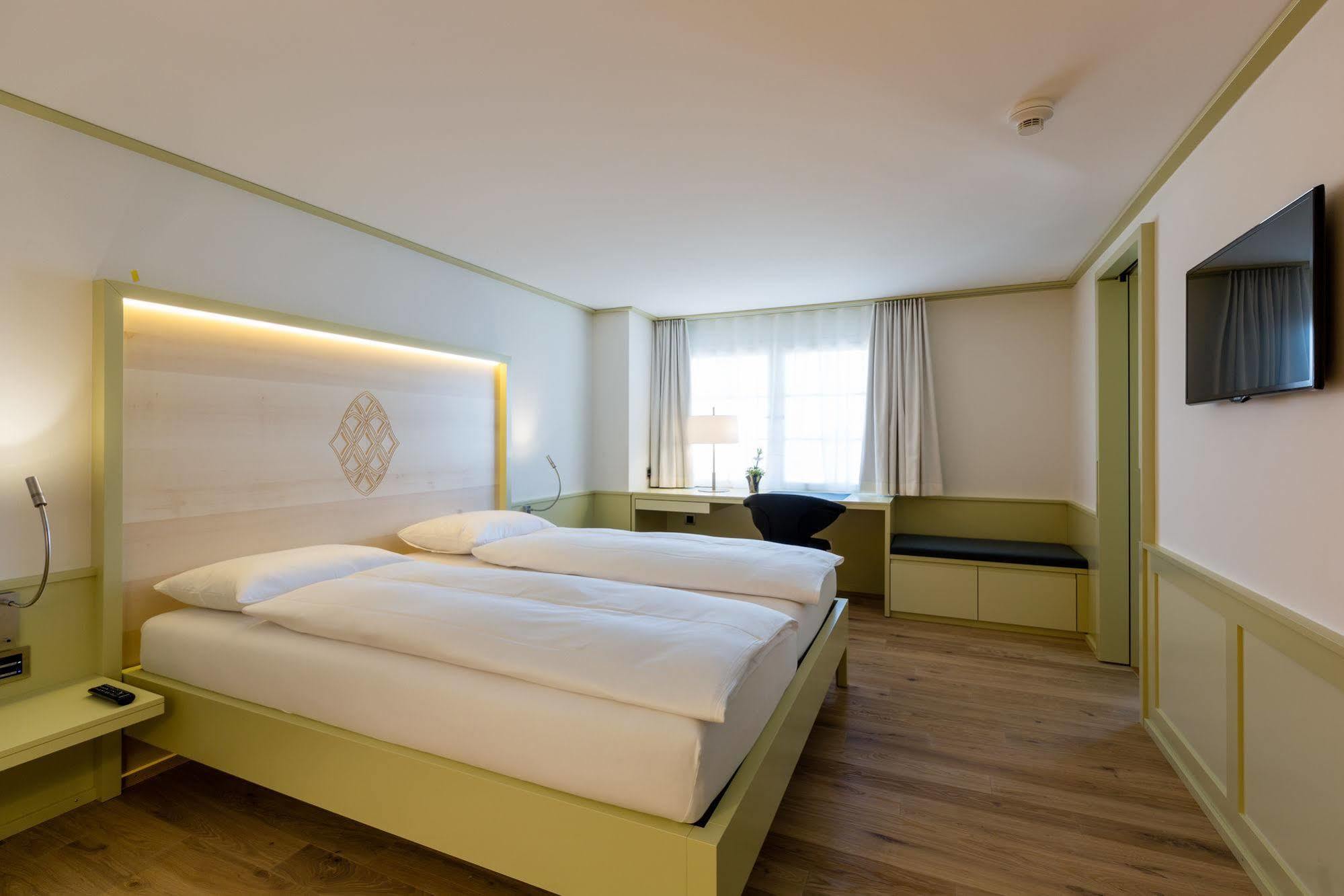 Hotel Krone Speicher Bagian luar foto